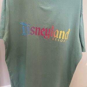 Disneyland Resort Light Green T-shirt Size L unisex